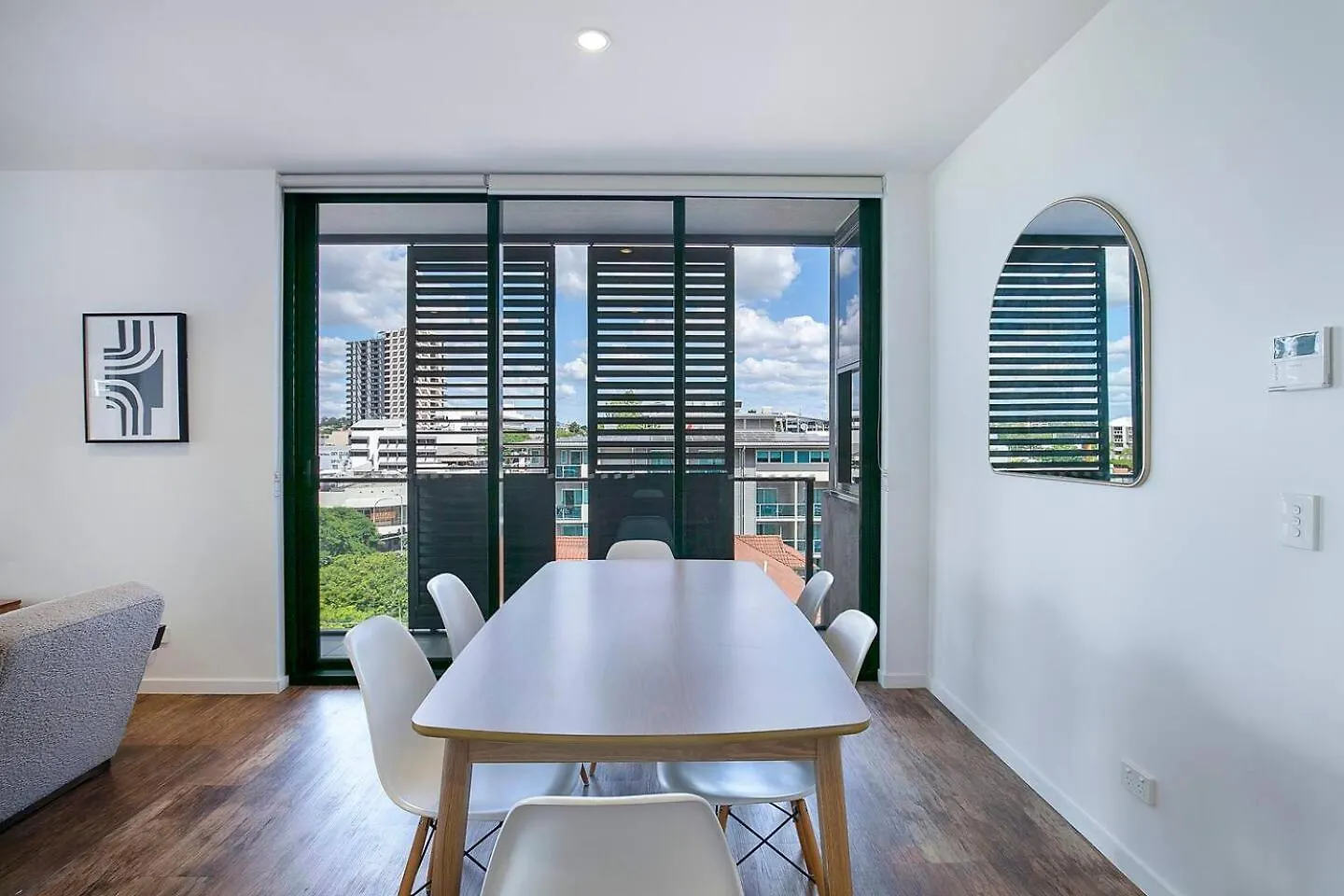 Regatta Hideaway - A Breezy Balcony Residence Brisbane Australia